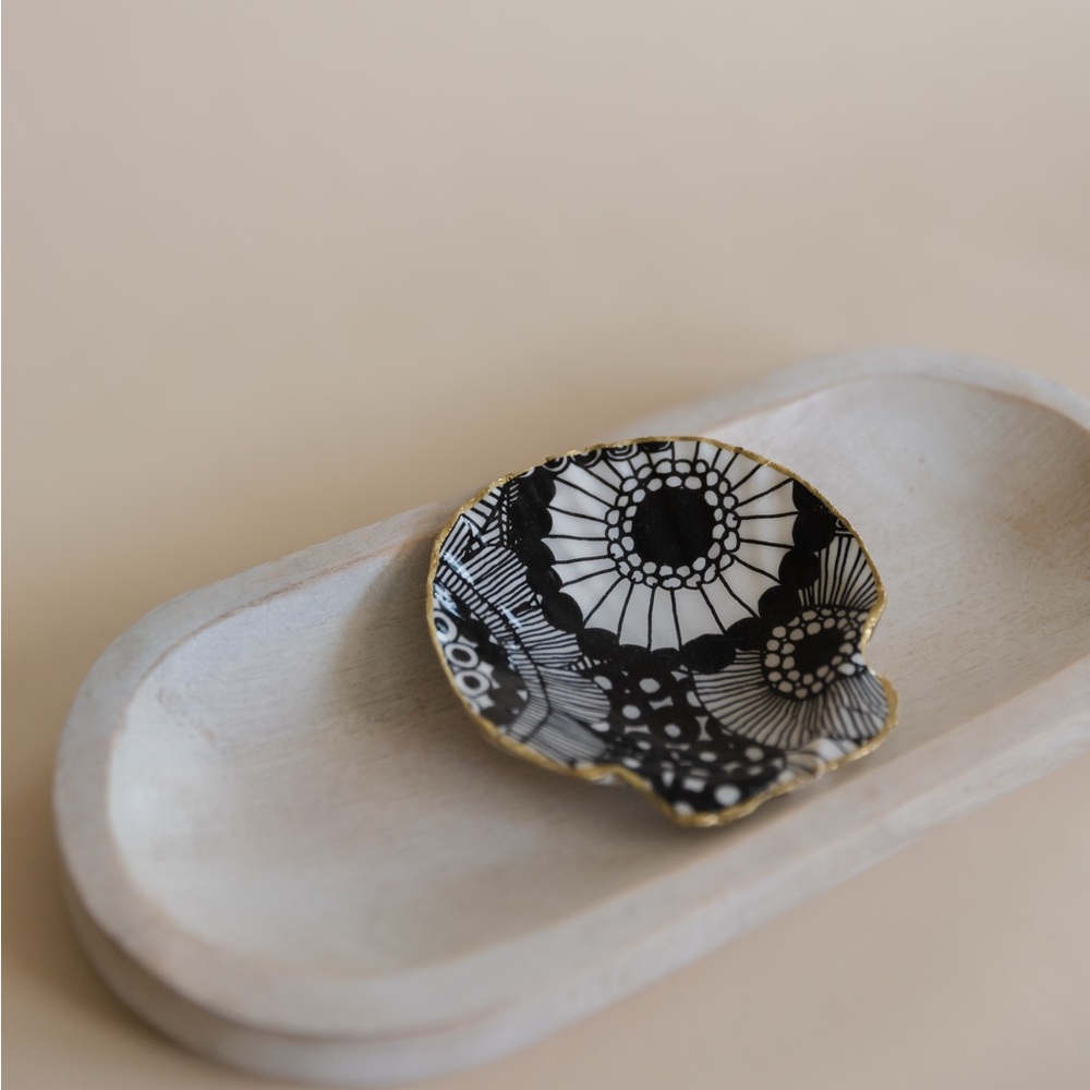 Handmade shell jewelry dish